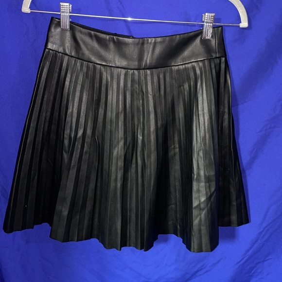 (2) Zara Faux Leather Pleated Skirts - Picture 3 of 7
